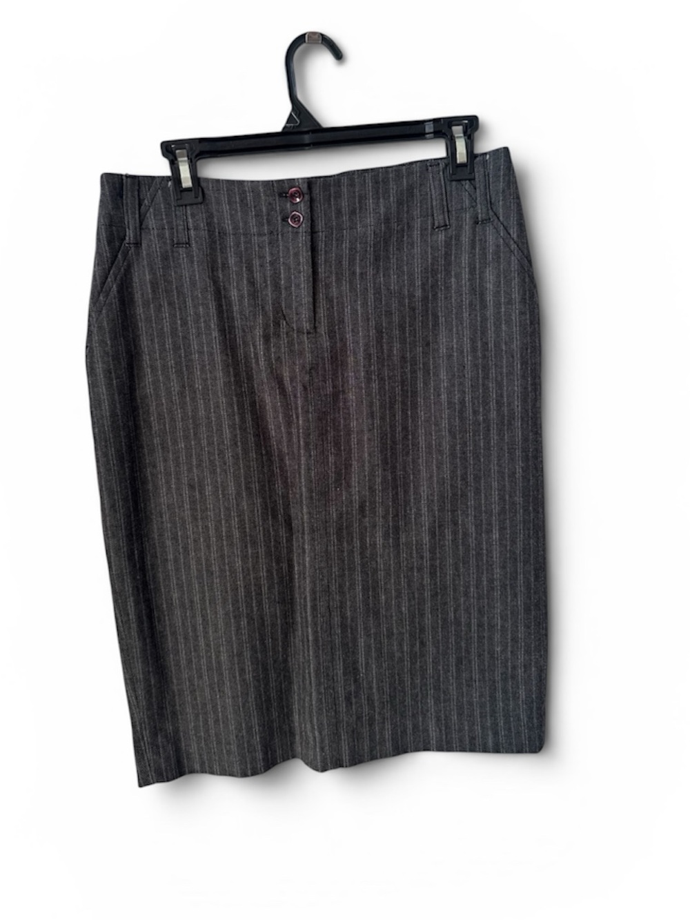 RW&CO. Women’s Dark Gray Pinstripe Flat Front Shorts